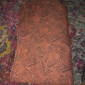 Geometric pattern scarf